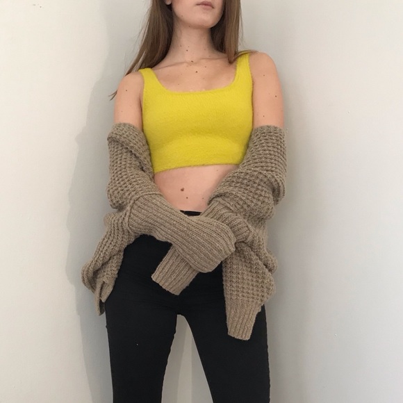 ARITZIA LIME GREEN TEXTURED CROP TOP SIZE XS - Picture 4 of 4
